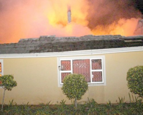 Pompierii s-au dus degeaba la un incendiu: vecinii au rezolvat problema